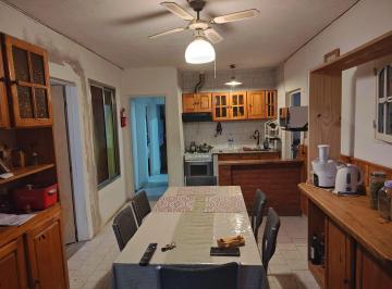 Casa de 6 ambientes, Neuquén · Venta de Casa – Barrio Islas Malvinas, Neuquén Capital