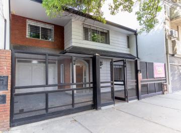Casa · 331m² · 5 Ambientes · 3 Cocheras · Venta de Casa 4 Dorm. en Barrio Abasto Rosario