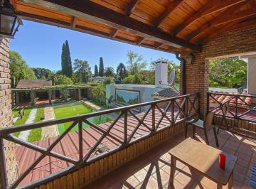 Casa · 496m² · 5 Ambientes · 2 Cocheras · Morrison Al 7000 - Venta de Casa de 4 Dorm. en Fisherton Rosario