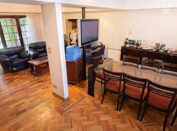 Casa · 270m² · 5 Ambientes · Pje. Monroe Al 2800 - Venta de Casa de 4 Dorm. en Rosario