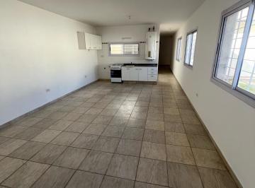 Casa · 3 Dormitorios · 1 Cochera · Casa en Barrio Jardin