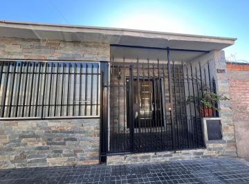 Casa de 3 ambientes, Dorrego · Casa en Alquiler