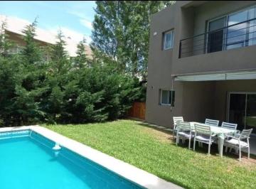 Casa · 160m² · 4 Ambientes · 2 Cocheras · Casa en Venta - 3 Dorm. 3 Baños - Cocheras - 360 m² - Dique Luján