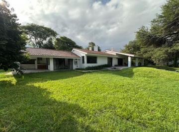 Casa · 430m² · 7 Ambientes · 4 Cocheras · Casa en Venta 4 Dorm. - Uspallata 540 - Villa Allende Golf.