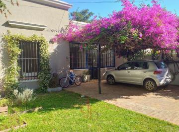 Casa · 300m² · 7 Ambientes · 2 Cocheras · Casa en Jose Marmol Zona Sur Oportunidad! Cercano a Estación de Mármol y Adrogué