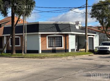 Casa · 84m² · 2 Ambientes · 1 Cochera · Casa en Barrio Parque Bernal