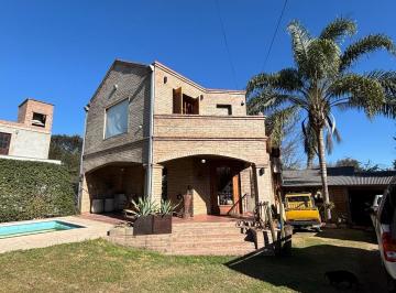 Casa · 320m² · 5 Ambientes · 2 Cocheras · Casa - Villa Allende