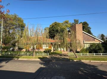 INB-INB-3679_2 · Casa 3 Dorm.. | Calle