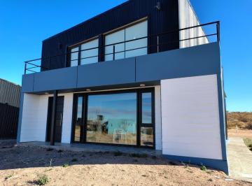 Casa · 220m² · 6 Ambientes · 1 Cochera · Vdnta de Casa en Sec. Praderas Chocon Medio