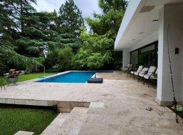 Casa · 280m² · 8 Ambientes · 2 Cocheras · Casa en Venta en El Barranco, Pilar, G. B. a. Zona Norte
