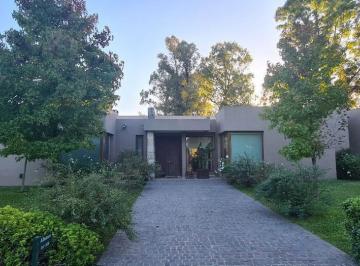 Casa · 400m² · 5 Ambientes · 1 Cochera · Casa - Los Pinguinos