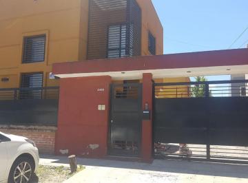 Casa · 80m² · 4 Ambientes · Dúplex en Venta - 2 Dorm. 2 Baños - Cochera - 122 m² - Villa Elvira