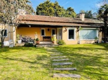Casa · 250m² · 7 Ambientes · Casa en Alquiler en Highland Park Cc, Pilar, G. B. a. Zona Norte