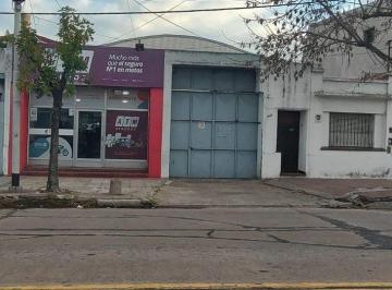 Bodega-Galpón · 468m² · Venta de Galpón con Local y Vivienda, Sarandi
