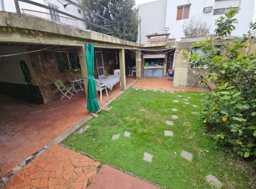 Casa · 178m² · 6 Ambientes · 1 Cochera · Casa Venta 3 Dormi Patio Verde y Coch La Florida