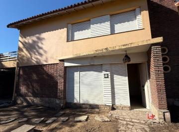 Oficina comercial · 250m² · 5 Ambientes · 4 Cocheras · Alquiler Casa Uso Profesional 4 Dorm. 4 Baños Fondo Li