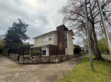Oficina comercial · 250m² · 5 Ambientes · 4 Cocheras · Alquiler Casa Uso Profesional 4 Dorm. 4 Baños Fondo Li