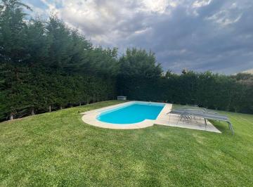 Casa · 185m² · 8 Ambientes · 2 Cocheras · Casa en Venta en Pilar del Este