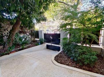 Casa · 195m² · 4 Ambientes · 1 Cochera · Casa 4 Amb + Escrit Piscina Cochera Venta Flores N