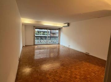 Departamento de 4 ambientes, Recoleta · 4 Ambientes con Dependencia de Servicio. palier Privado y Espacio Cochera