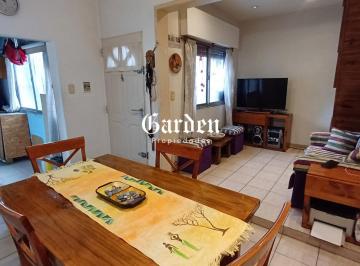 Living-Comedor · Excelente PH de 3 Ambientes. 2 Dorm.. Lavadero. Terraza. Apto Credito.