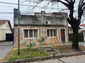 Casa · 190m² · 6 Ambientes · 3 Cocheras · 3 Unidades / Venta con Excelente Renta