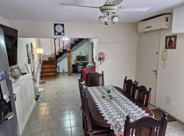 PH · 118m² · 6 Ambientes · Venta | Permuta - Casa de 4 Dorm. - Echesortu, Rosario.