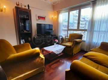 Departamento · 94m² · 3 Ambientes · Apto Crédito - Venta Luminoso Departamento 3 Ambientes con Balcóna Al Calle, Zona Güemes Mar del Plata