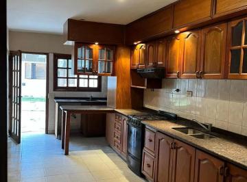 Casa de 6 ambientes, Córdoba · Casa 4 Dorm Maipu