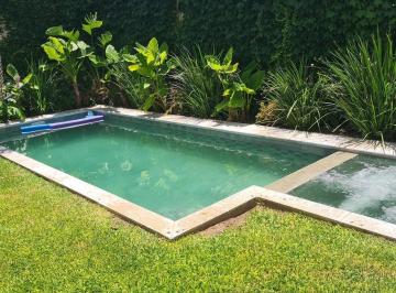 Casa de 5 ambientes, Vicente López · Casa en Olivos con Jardin