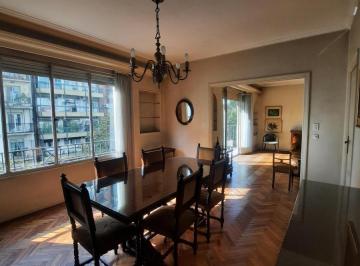 Departamento · 136m² · 4 Ambientes · Excelente Semipiso en Esquina de Categoría. Optima Planta con Generosos Espacios