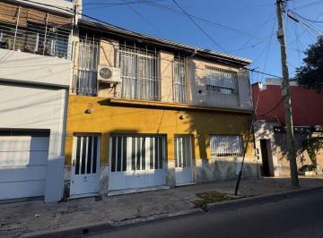 Casa · 89m² · 3 Ambientes · Casa de 2 Dorm. en Venta en Echesortu Rosario