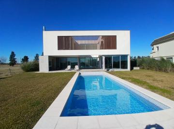 Casa de 6 ambientes, Ezeiza · Casa de 6 Amb. en Alquiler Anual en Barrio La Providencia Canning