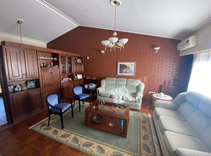 Casa · 250m² · 8 Ambientes