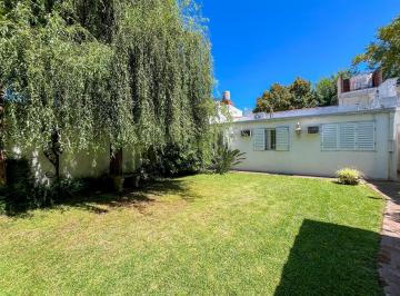 Casa · 228m² · 4 Dormitorios · 1 Cochera · Casa en Venta en La Plata