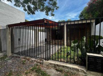 Casa · 215m² · 4 Ambientes · 1 Cochera · Casa en Venta 3 Dorm. y Cochera G. Baigorria