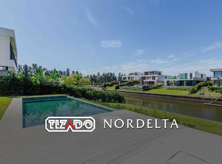 Casa · 346m² · 6 Ambientes · 1 Cochera