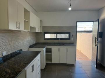 Casa · 71m² · 3 Ambientes · 1 Cochera · Duplex en Venta Platanos