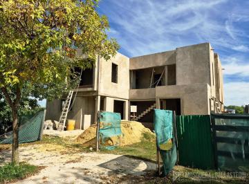 Casa · 306m² · 7 Ambientes · 4 Cocheras · San Matias, Casa a Laguna. 4 Dorm. en Suite Dependencias! Pileta