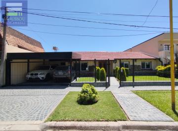 Casa · 235m² · 7 Ambientes · 2 Cocheras · Casa en Gualeguaychu