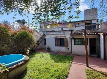 Casa · 236m² · 6 Ambientes · Venta - Casa 6 Amb. con Piscina - Campana Centro