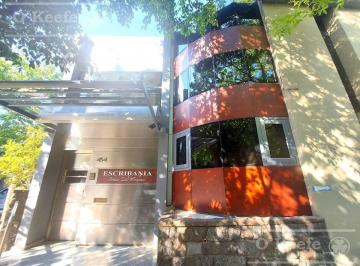Oficina comercial · 215m² · 6 Ambientes · 1 Cochera · Casa en Venta Preparada Para Oficinas - Quilmes - Excelente Ubicación! Actualmente Escribanía