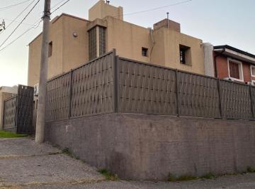 Casa · 144m² · 4 Ambientes · 2 Cocheras · Casa en Venta 3 Dorm. Barrio Quebrada de Las Rosas