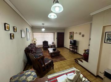 PH · 130m² · 5 Ambientes · PH con 3 Dorm. a La Venta en Villa Urquiza