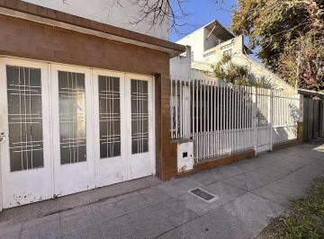 Frente con cochera · Casa 6 Ambientes Villa Ballester