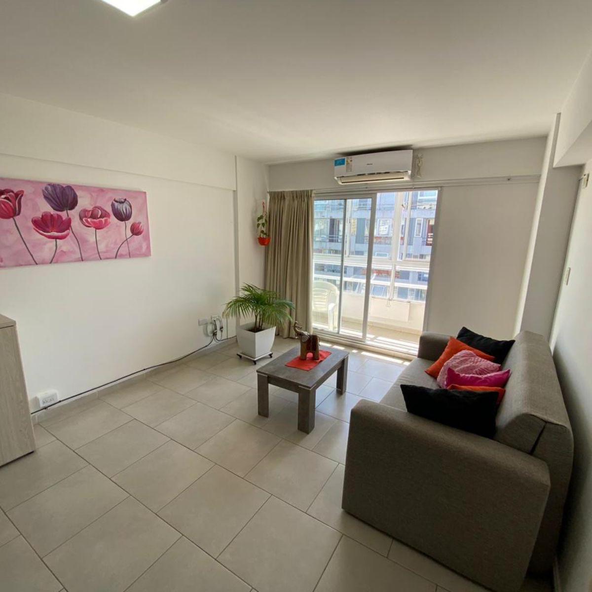 Se vende 2 ambientes al frente 65 m², 1 habitación, 2 baño, Balcón cerrado
