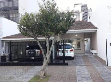 Casa · 250m² · 5 Ambientes · 2 Cocheras · Casa en Venta - 4 Dorm. 2 Baños - La Matanza