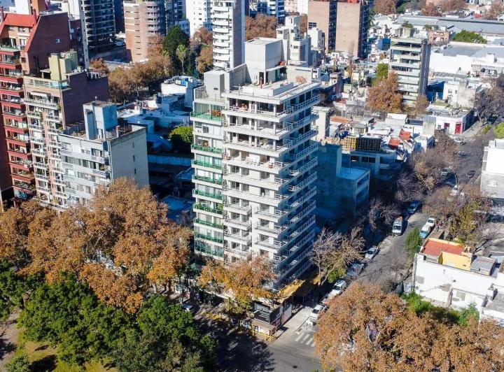 Desarrollo vertical · Alvear Esq. Rivadavia - 1, 2 y 3 Dorm.