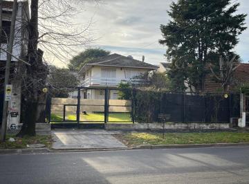 Casa de 5 ambientes, Almirante Brown · Jacinto Calvo 731 - Jose Marmol / Chalet de 5 Amb Sobre Importante Lote