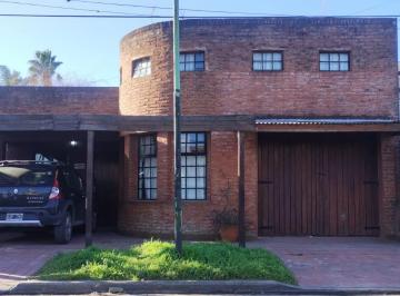 Casa · 160m² · 5 Ambientes · 1 Cochera · Casa en Venta